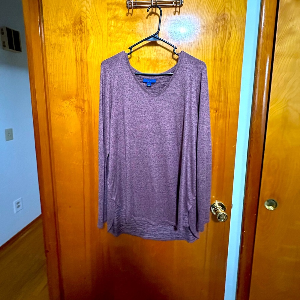 Maroon sweater